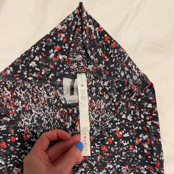 Size 6 Lululemon Align Leggings - Picture 3 of 4